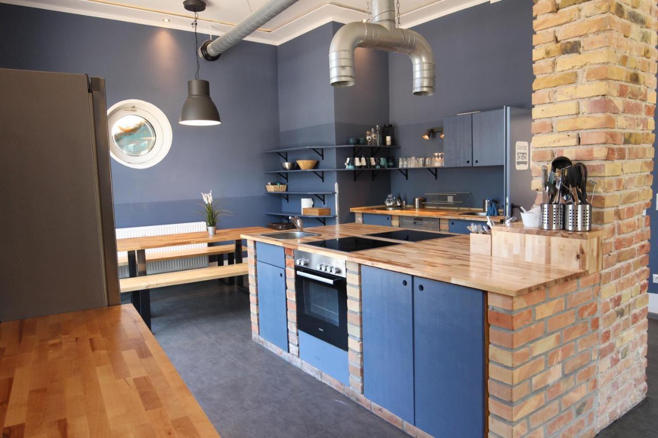 Blue Doors Hostel Ktv Росток Экстерьер фото