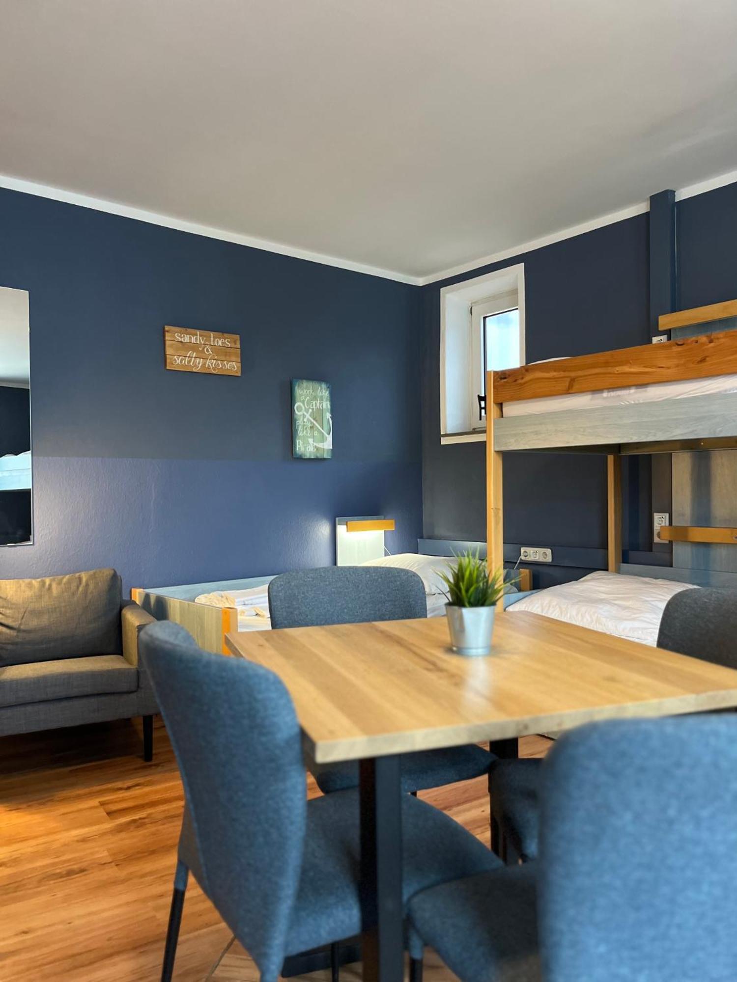 Blue Doors Hostel Ktv Росток Экстерьер фото