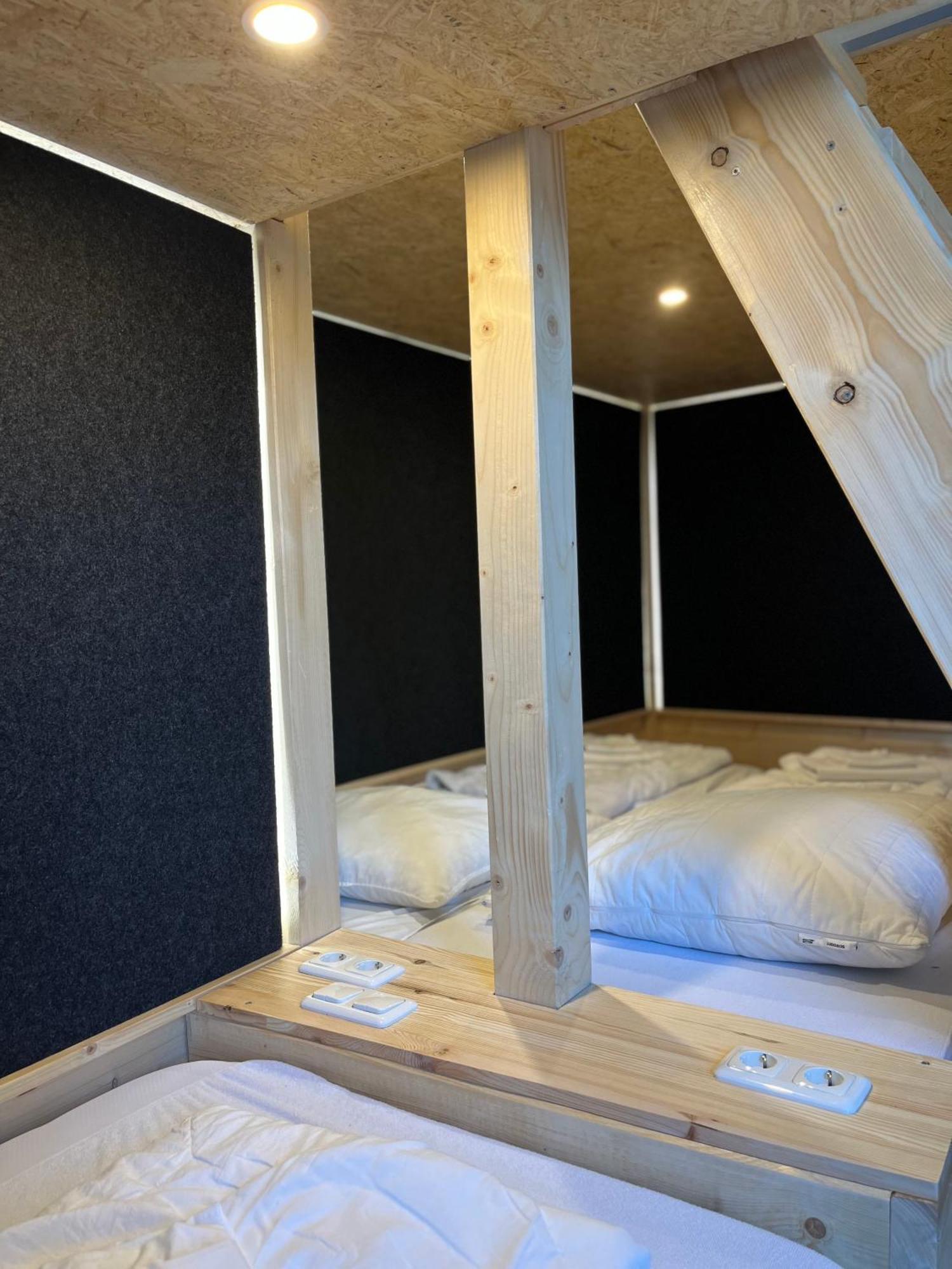 Blue Doors Hostel Ktv Росток Экстерьер фото
