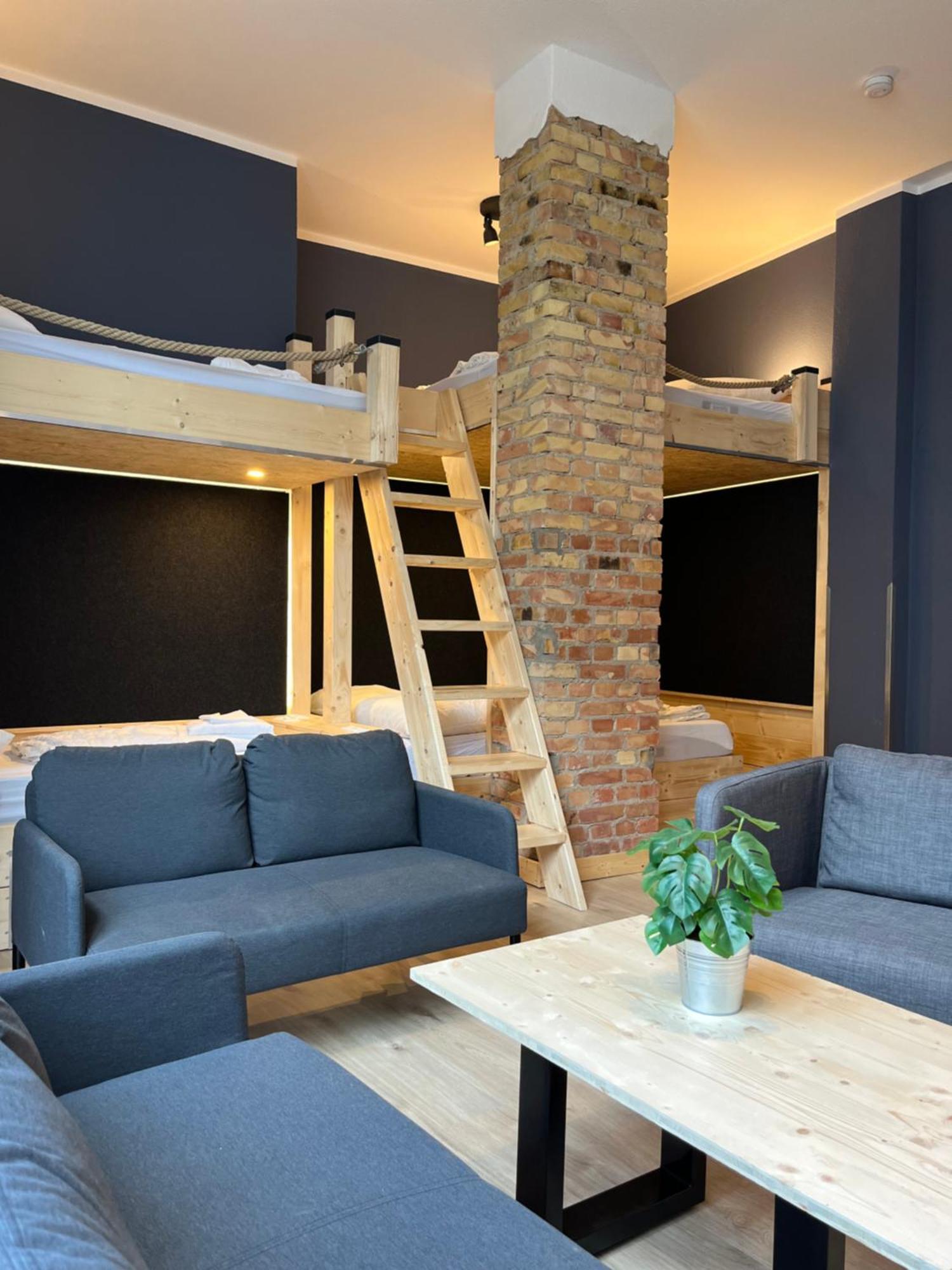 Blue Doors Hostel Ktv Росток Экстерьер фото