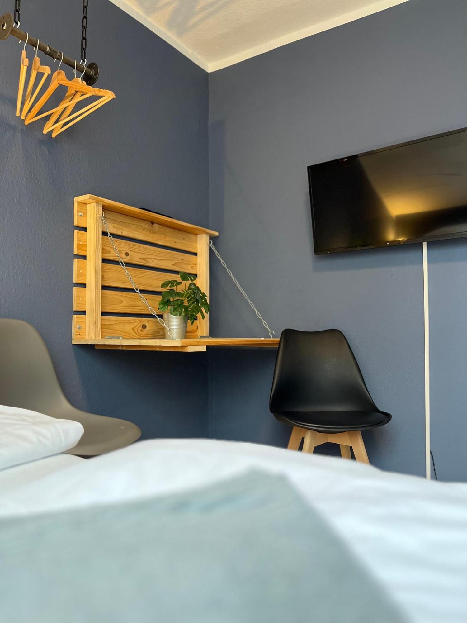 Blue Doors Hostel Ktv Росток Экстерьер фото