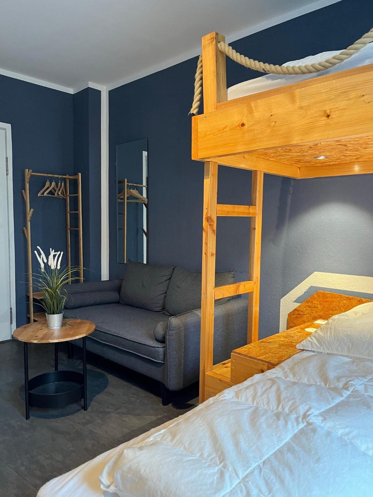 Blue Doors Hostel Ktv Росток Экстерьер фото