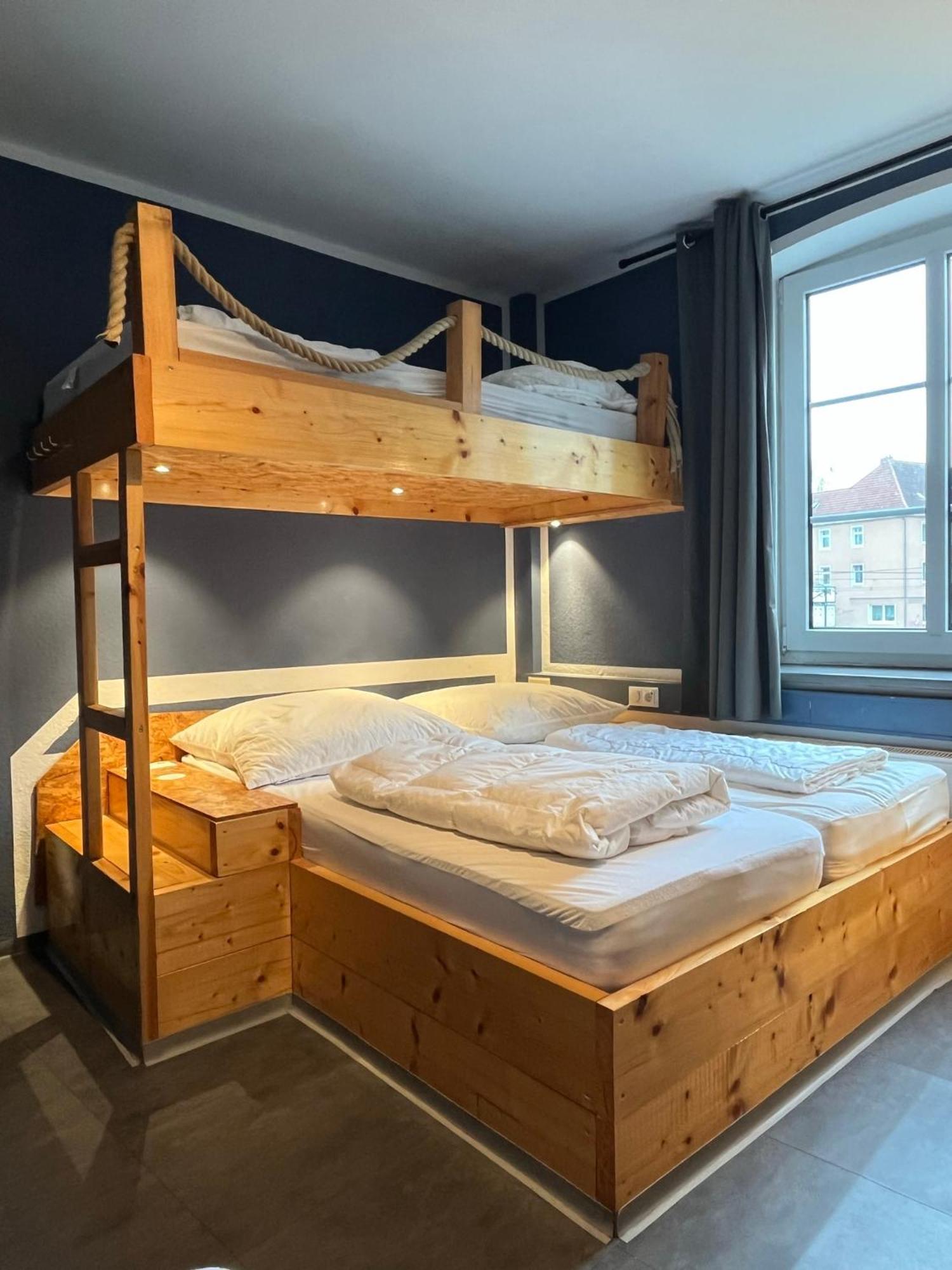 Blue Doors Hostel Ktv Росток Экстерьер фото